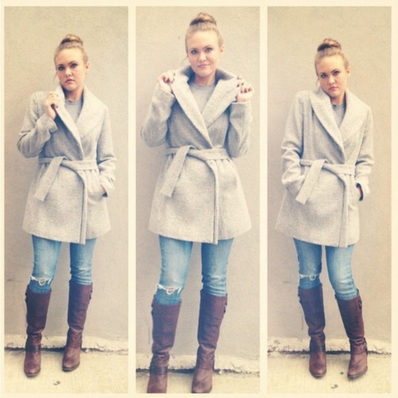 Circa 2012, Calvin Klein Grey Wool Coat, Size 6 - Picture 9 of 17